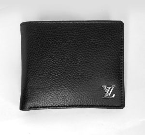 Black color short wallet for men made with original leather
